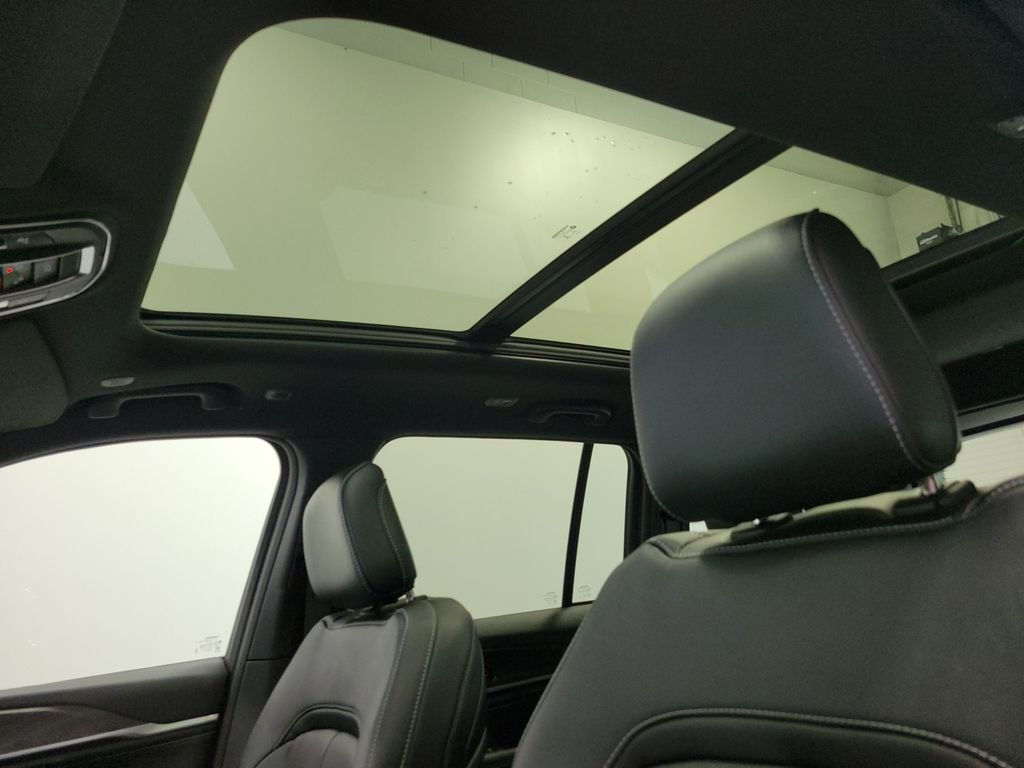New 2026 Steel Blue Exterior Paint Jeep Limited Reserve image 12