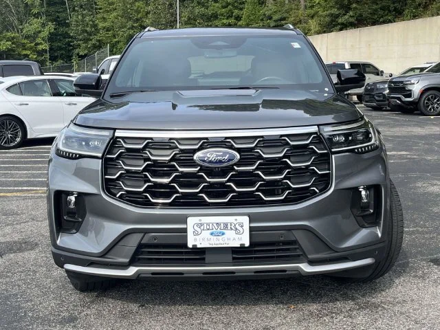Used 2025 Gray Ford Platinum image 9