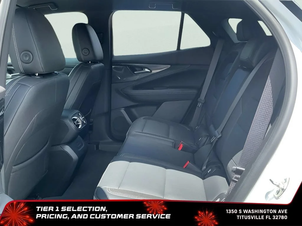 Used 2024 Summit White Chevrolet LT image 26