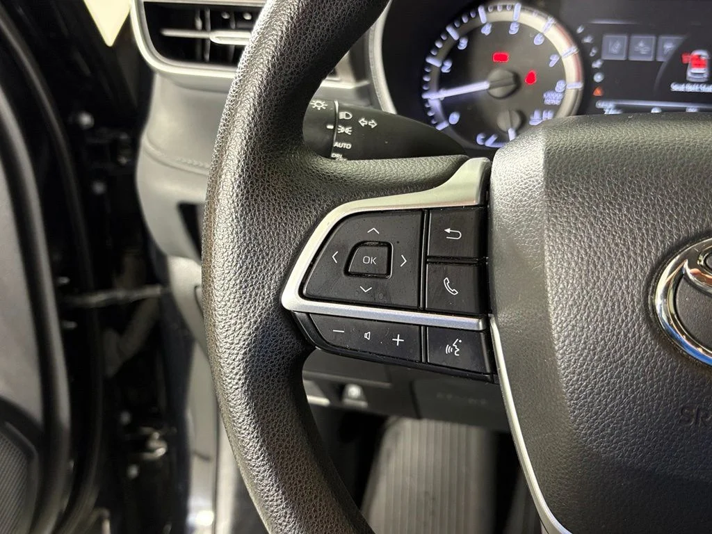 Used 2023 Black Toyota L image 20