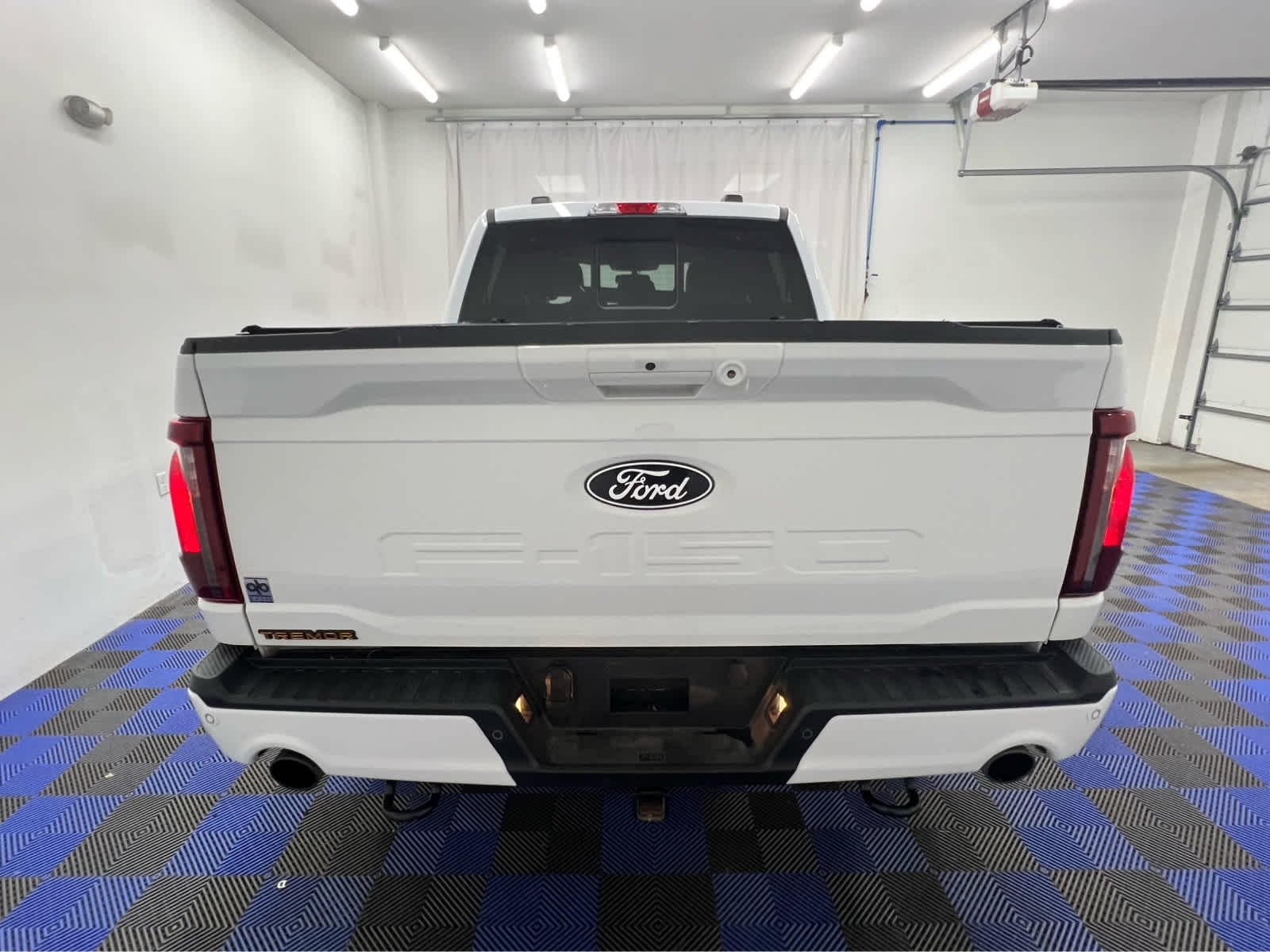 Used 2025 Oxford White Ford Tremor image 11