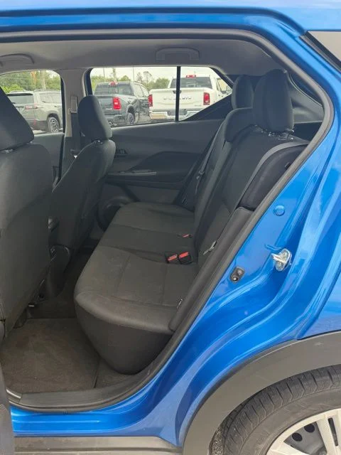 Used 2024 Blue Nissan S image 4