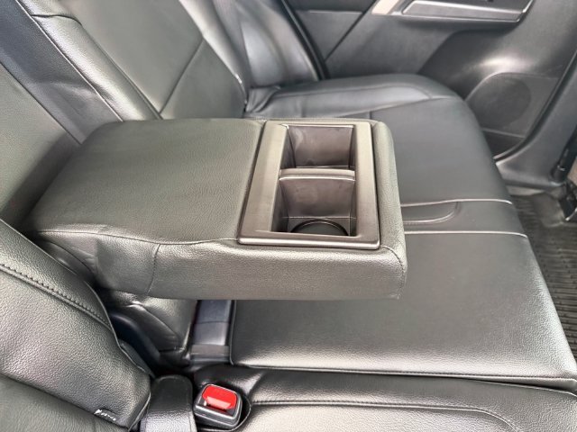 Used 2018 Silver Toyota LE image 34