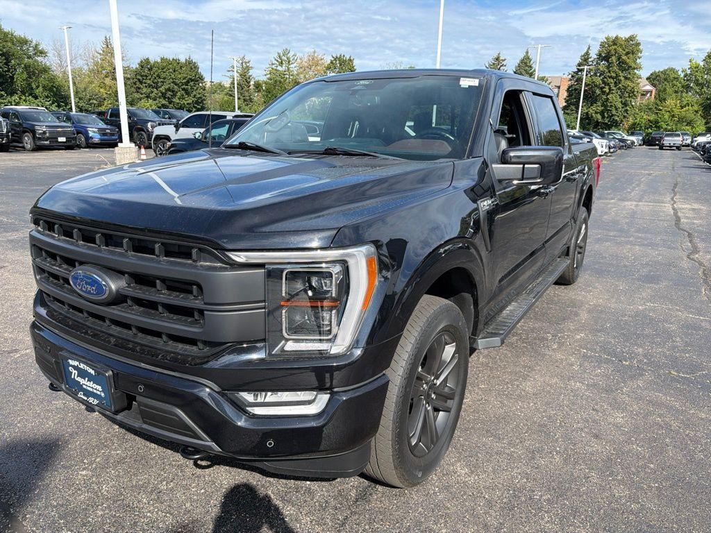 Used 2022 Black Ford Lariat image 2