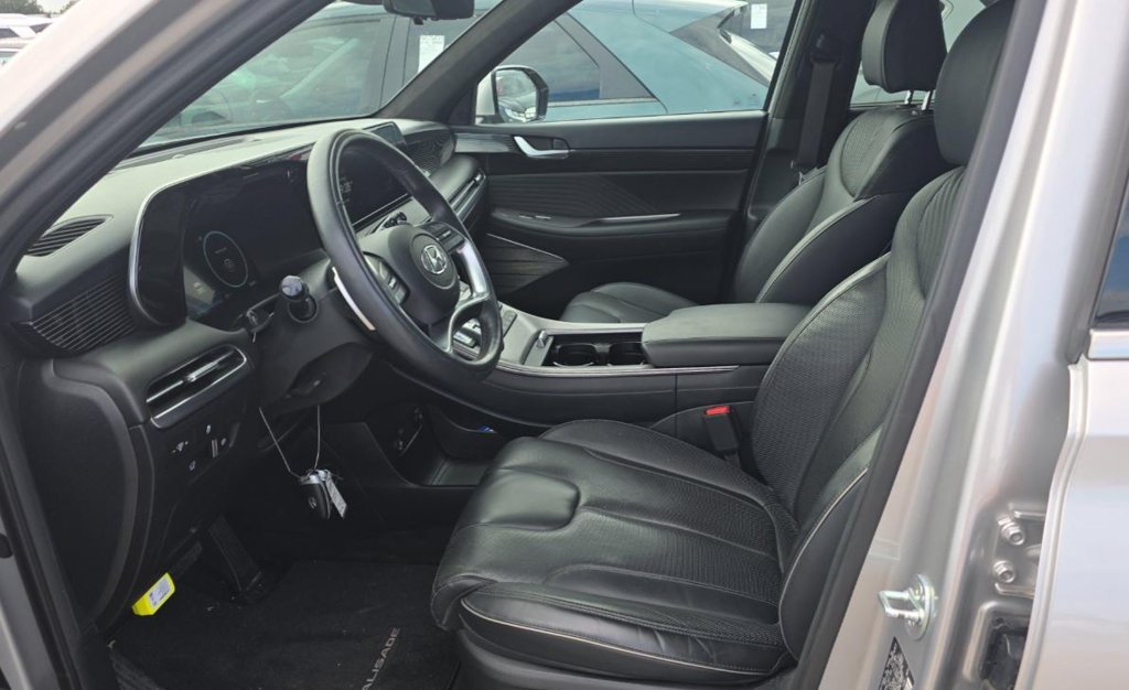 Used 2025 Silver Hyundai Calligraphy image 5