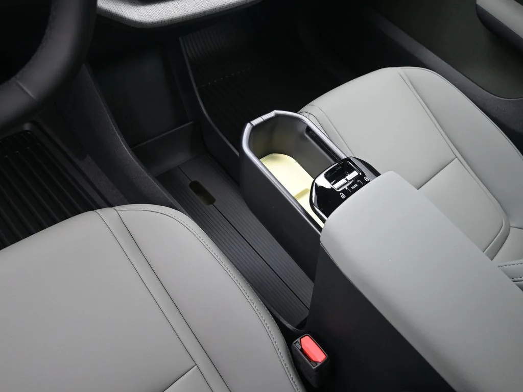New 2026 Vapour Grey Volvo Twin Motor Performance Plus image 11