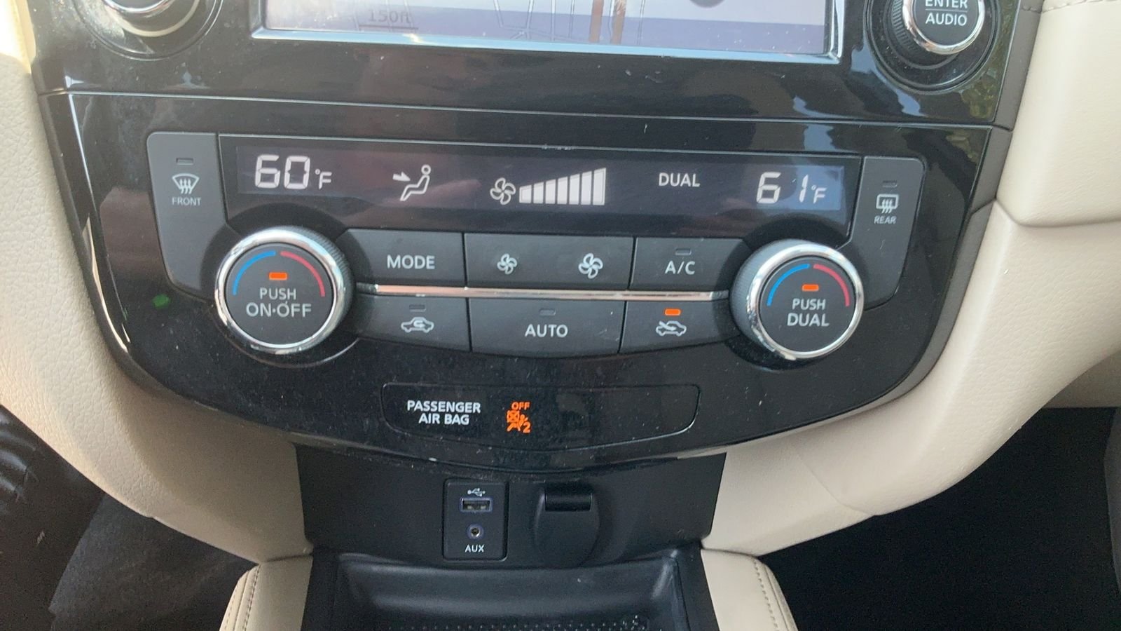 Used 2017 Gray Nissan SL image 37