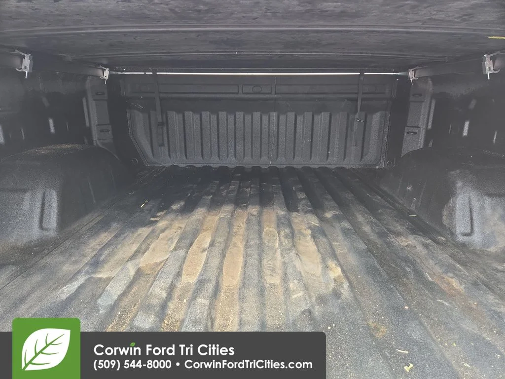 Used 2023 Summit White GMC Elevation image 33