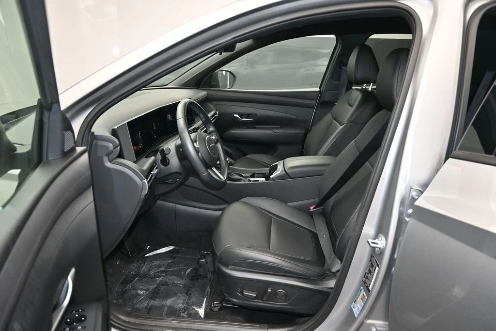 Certified Used 2025 Shimmering Silver Hyundai XRT image 13