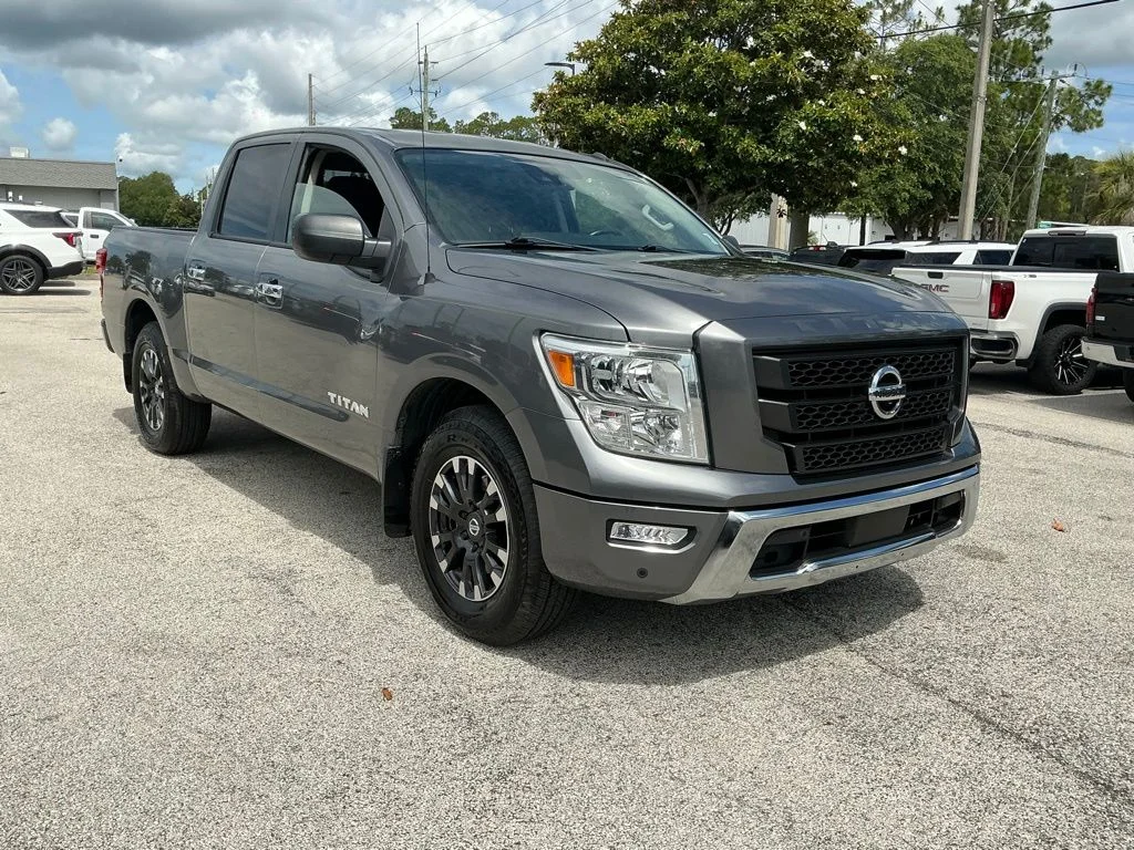 Used 2021 Gray Nissan SV image 17