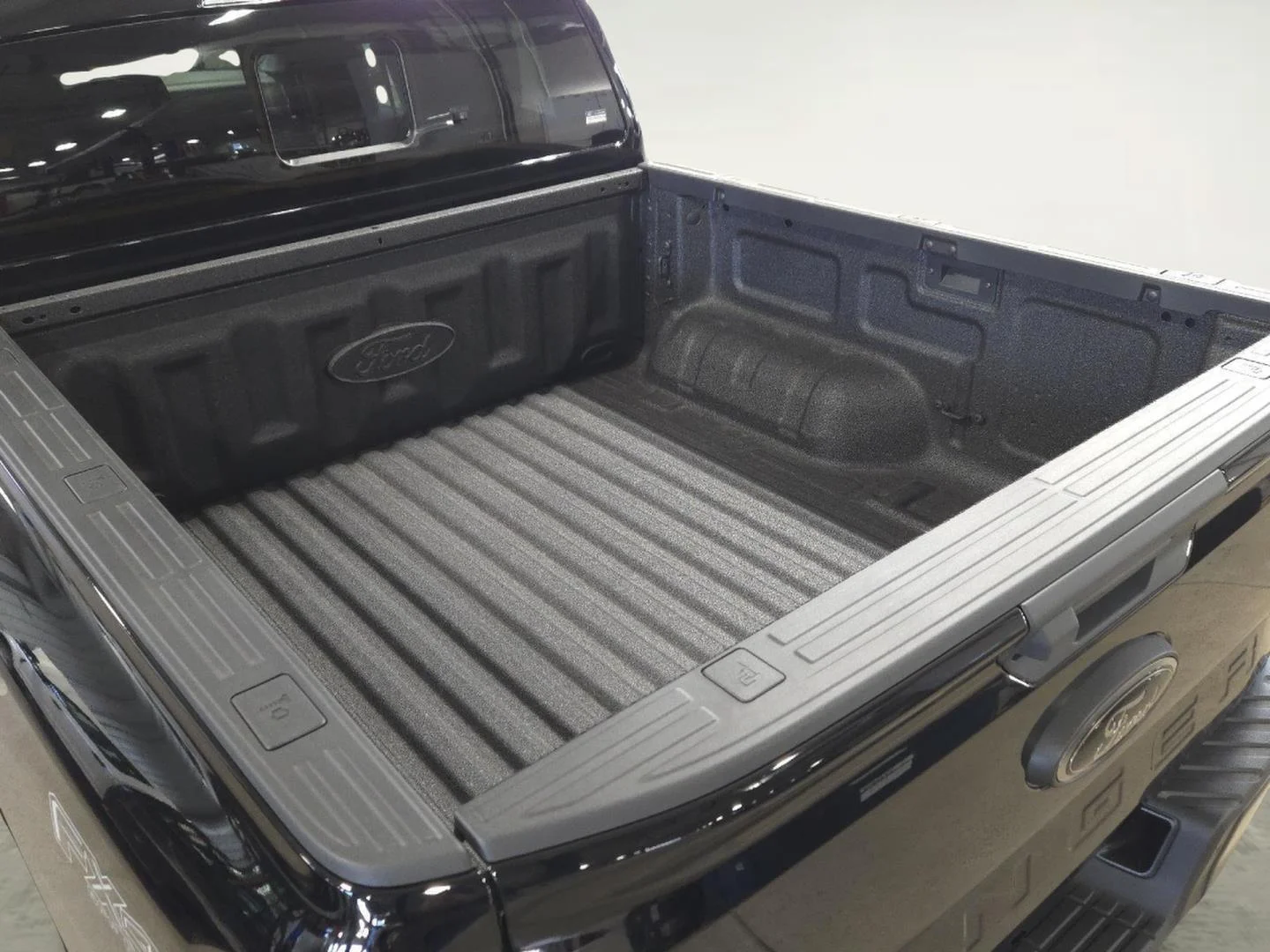Used 2026 Shadow Black Ford XLT image 8