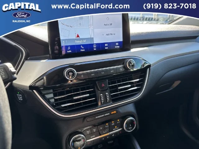 Used 2022 Red Ford SEL image 26