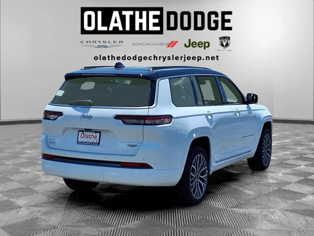 New 2026 Bright White Clear-Coat Exterior Paint Jeep Summit image 27