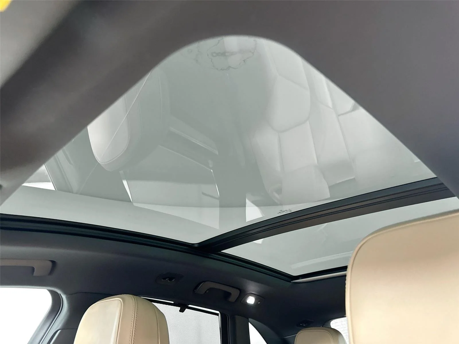 2024 Porsche Macan Base - Photo 36