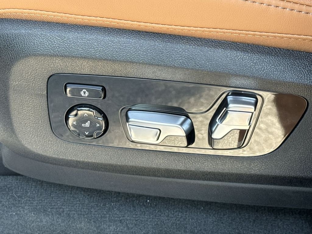 New 2026 Gray Metallic BMW xDrive40i image 12