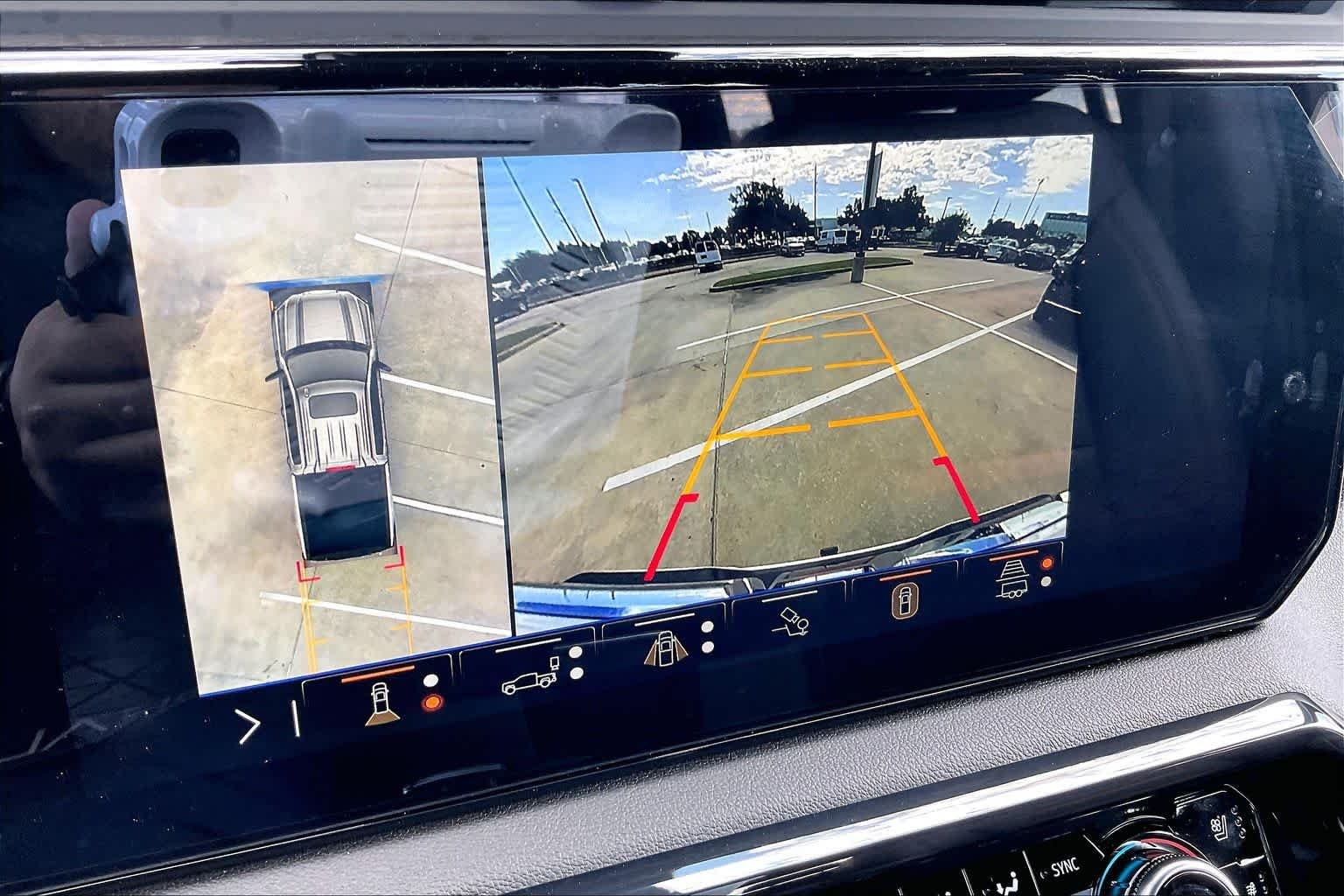 Used 2026 Summit White GMC AT4 image 29