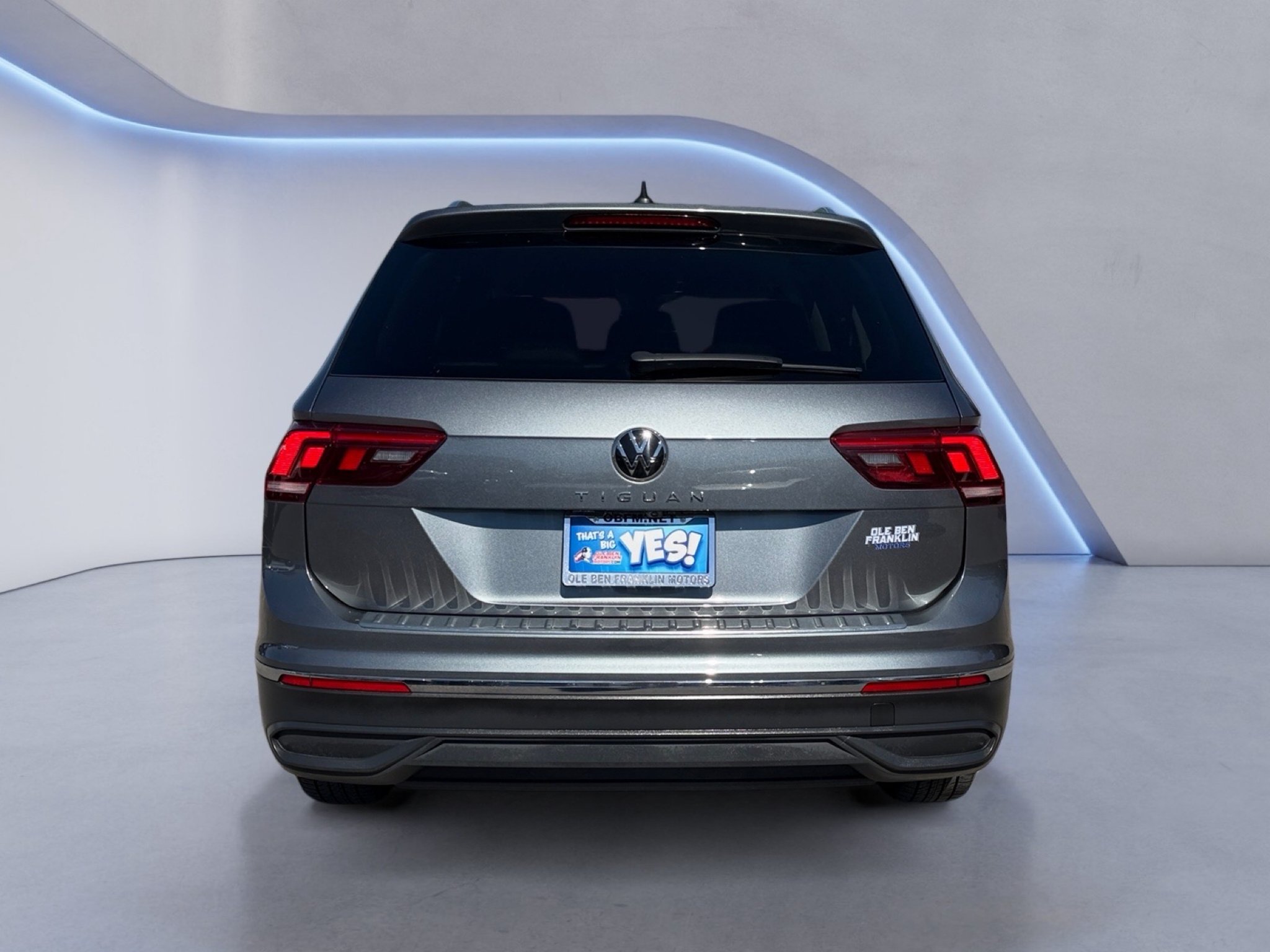 Used 2024 Platinum Gray Metallic Volkswagen Wolfsburg Edition image 4