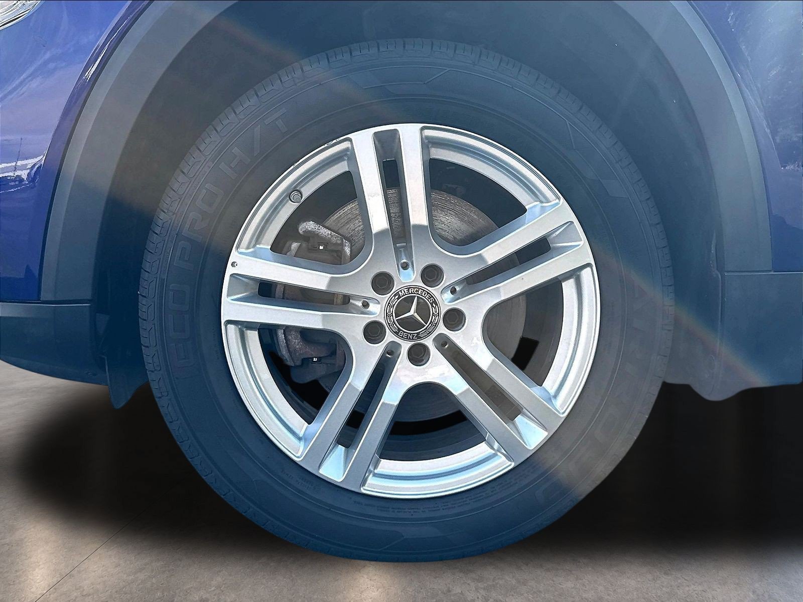 Used 2022 Galaxy Blue Metallic Mercedes-Benz GLB 250 image 36