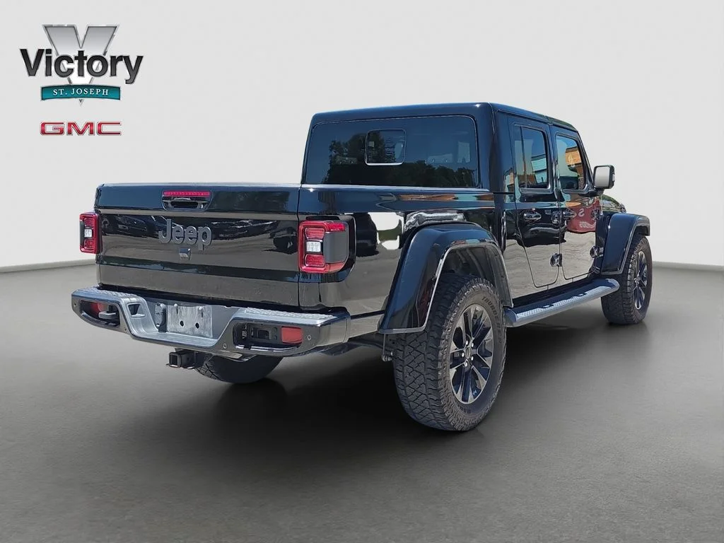 Used 2022 Black Jeep Overland image 18