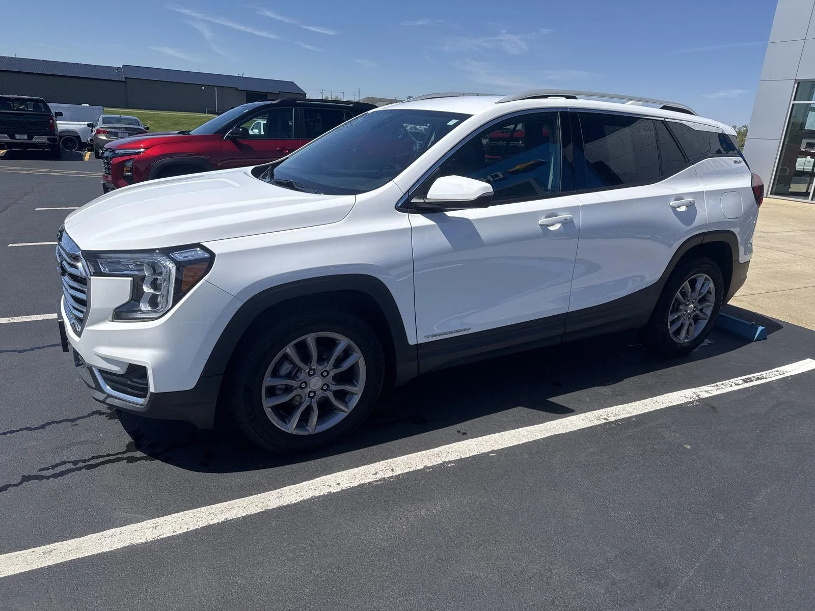 Used 2022 Summit White GMC SLT image 6