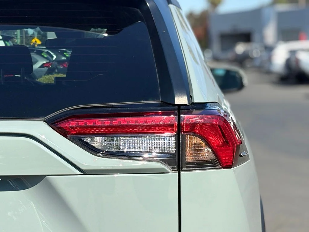 Used 2023  Toyota XLE image 13