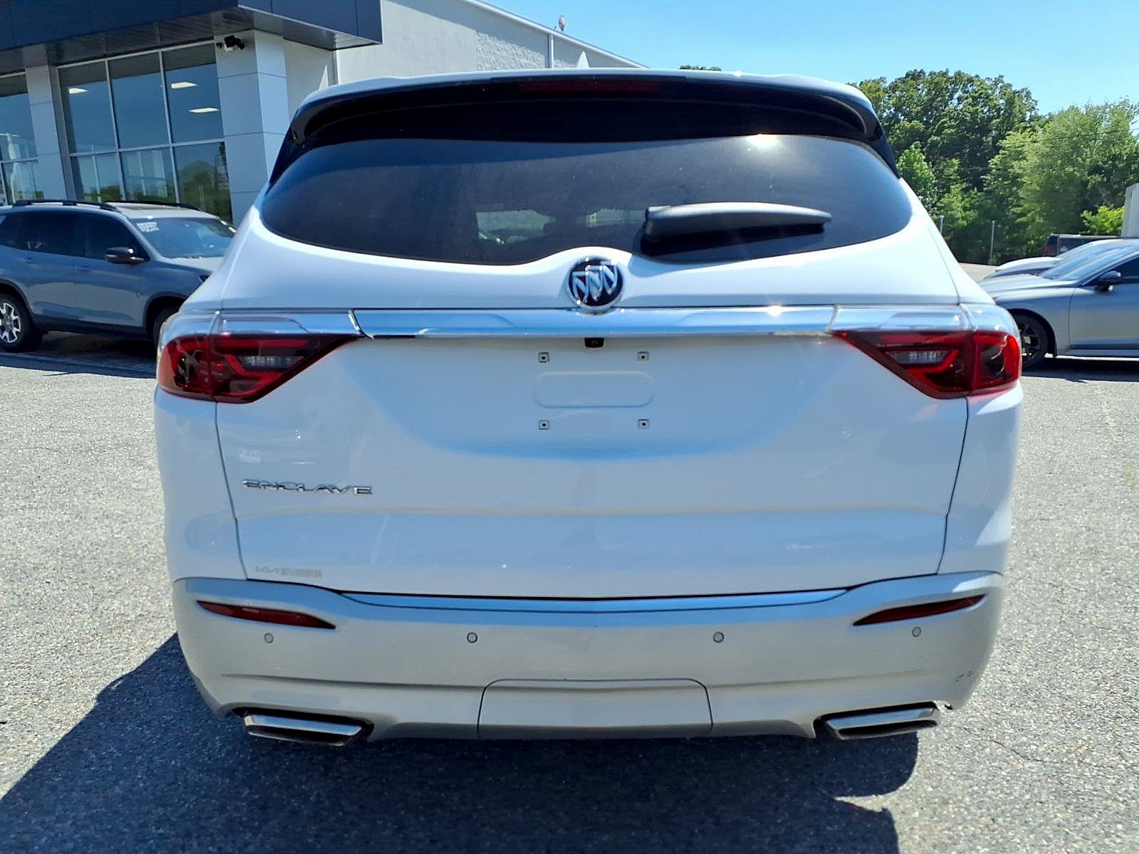 Used 2023 Summit White Buick Essence image 21