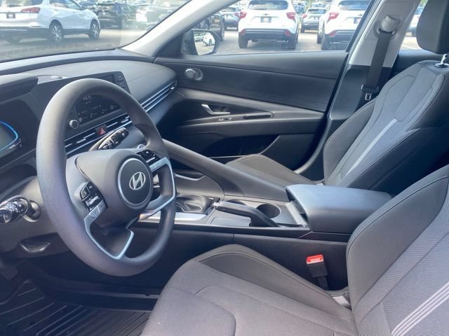 Used 2025 Gray Hyundai SE image 7