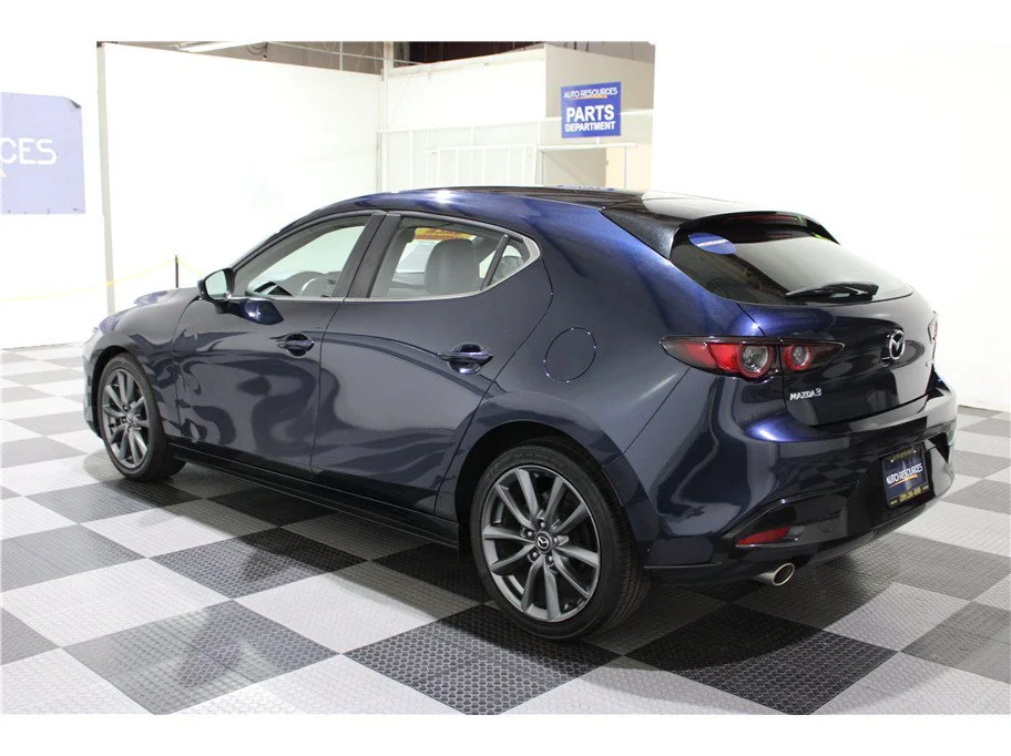 Used 2019 Deep Crystal Blue Mica Mazda Hatchback 4D image 6