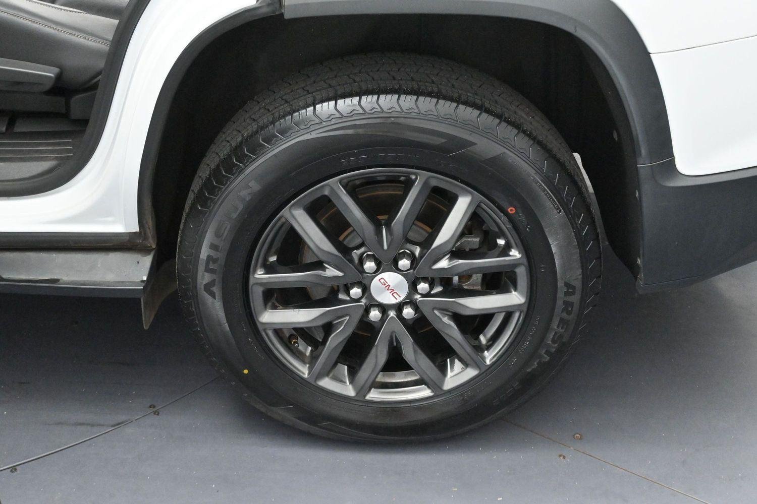 Used 2019 Summit White GMC SLT image 32