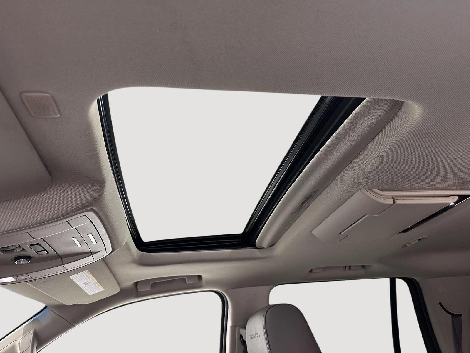 Used 2019 SUMMIT WHITE GMC Denali image 18