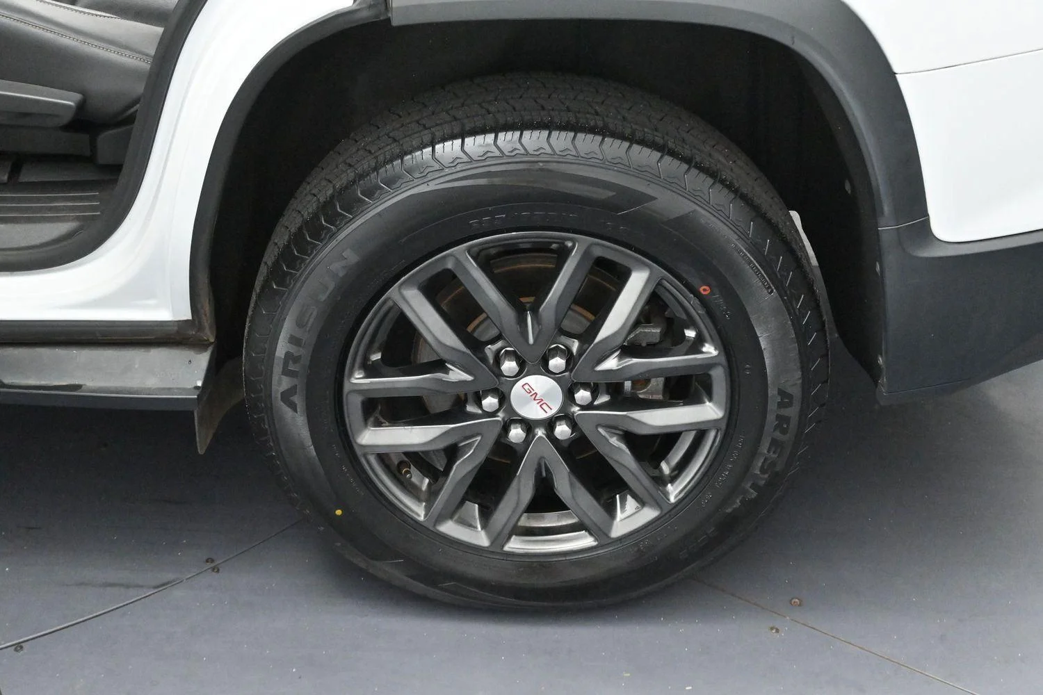 Used 2019 Summit White GMC SLT image 32