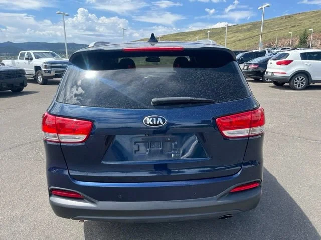 Used 2018 Blaze Blue Kia LX V6 image 9