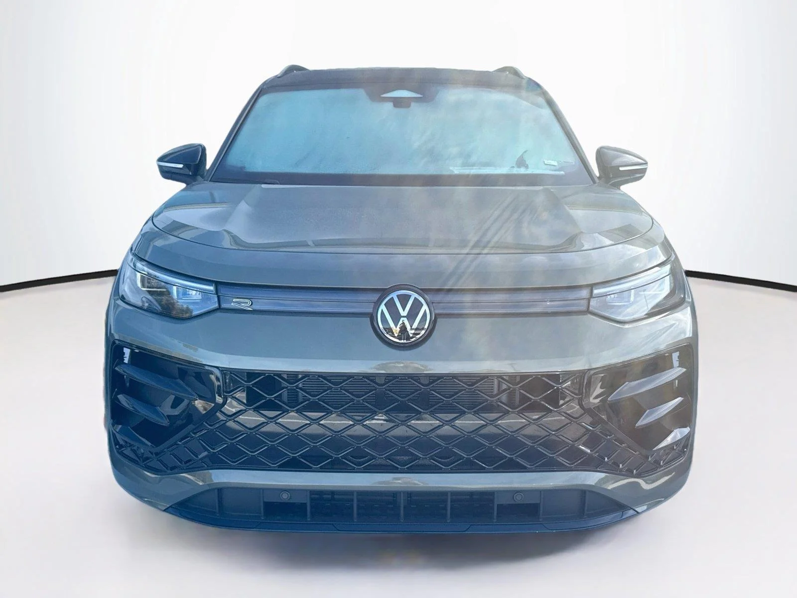 New 2026 Avocado Green w/Deep Black Roof Volkswagen SE R-Line Black image 1