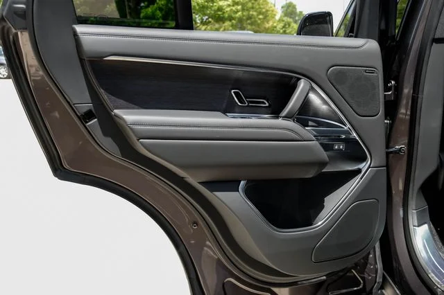 New 2026  Land Rover SE image 56