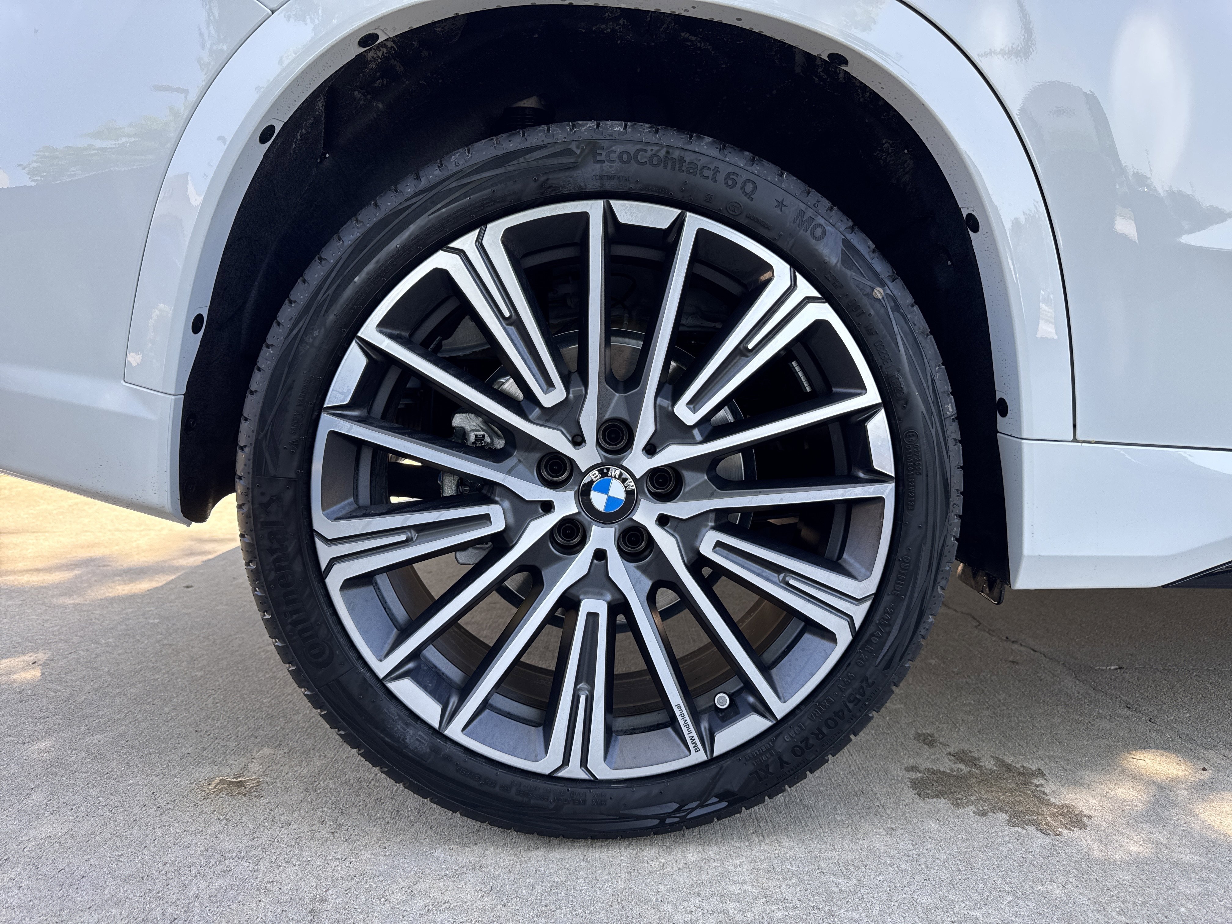 New 2026 0300 Alpine White BMW xDrive28i image 27