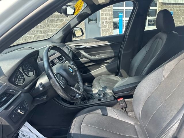 Used 2017 White BMW xDrive28i image 13