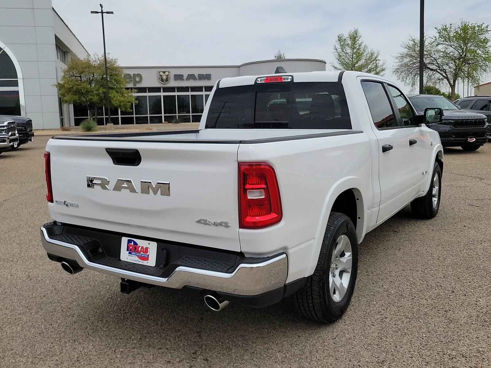 New 2026 PW7 Bright Whit Ram LONE STAR CREW CAB 4X4 5