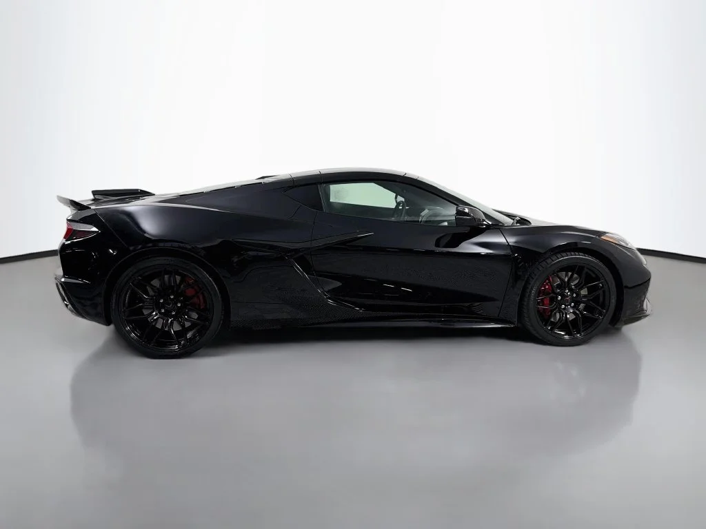 Used 2026 Black Chevrolet Z06 image 4