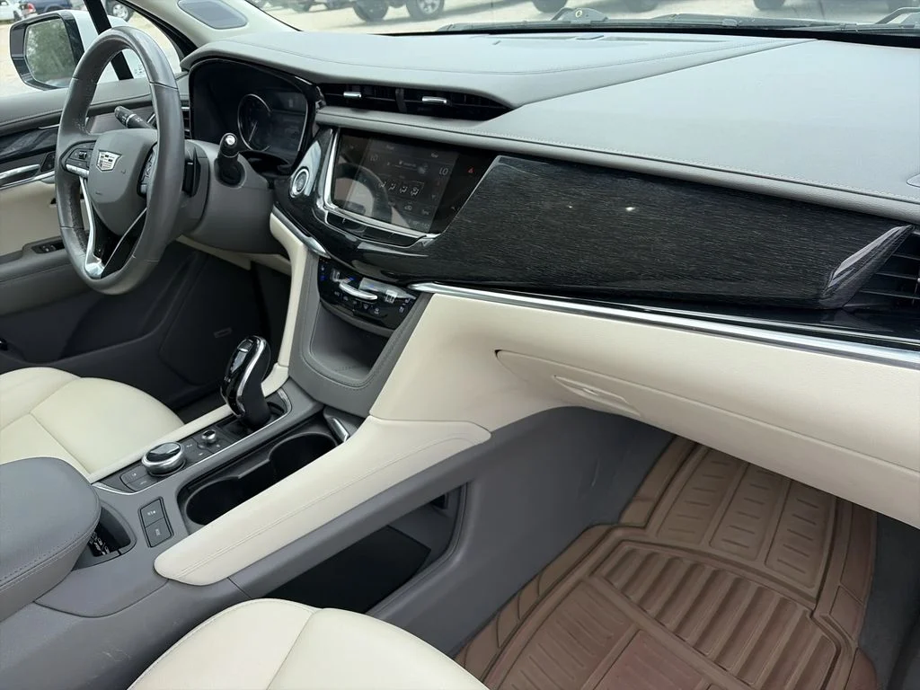 Used 2023 White Cadillac Premium Luxury image 33
