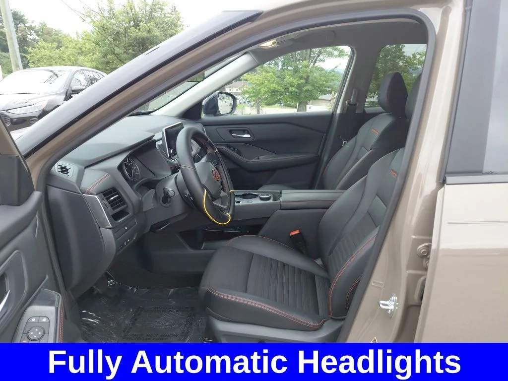 Used 2026  Nissan Rock Creek image 28