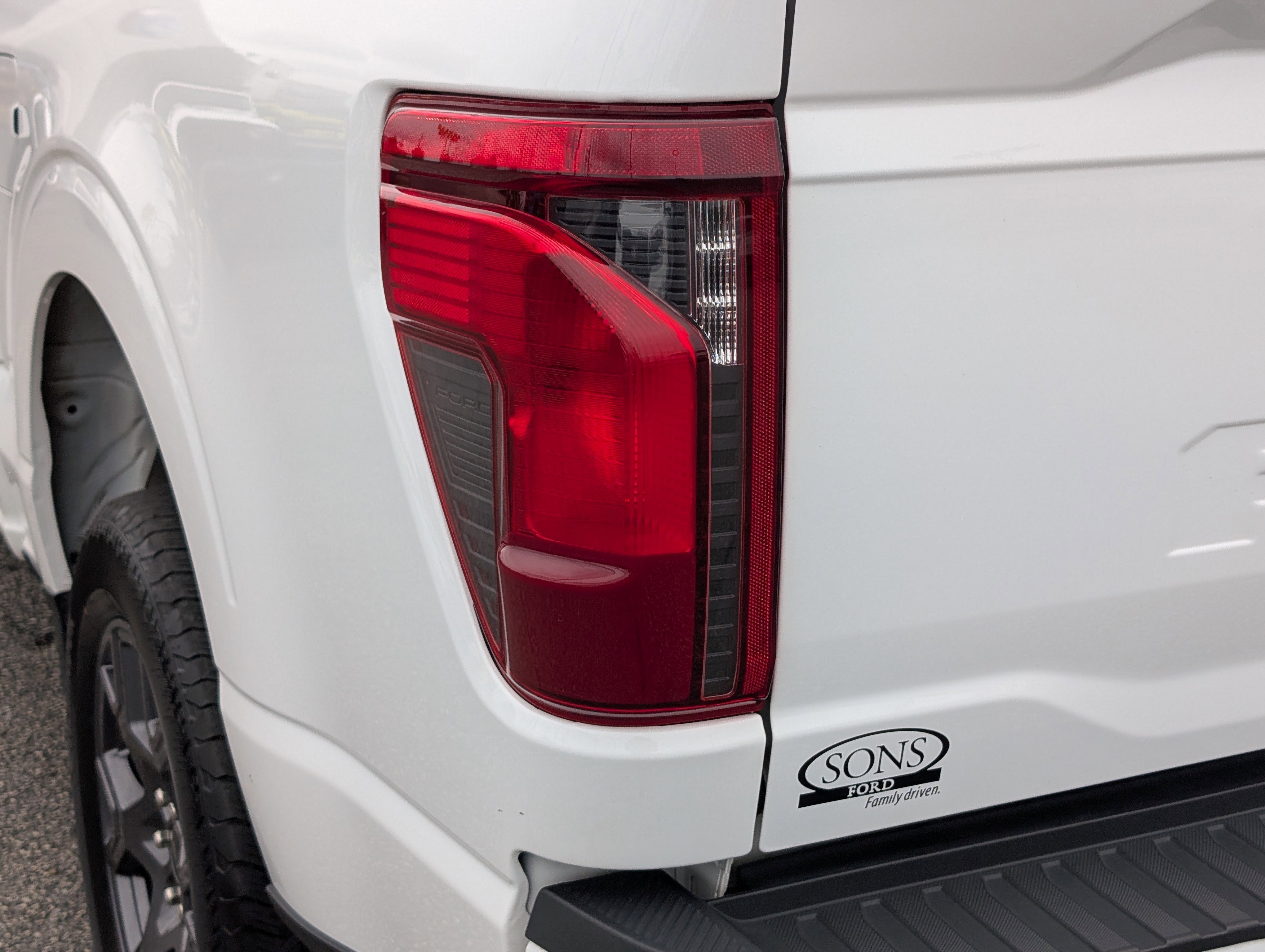 Certified Used 2024 Oxford White Clearcoat Ford STX image 12