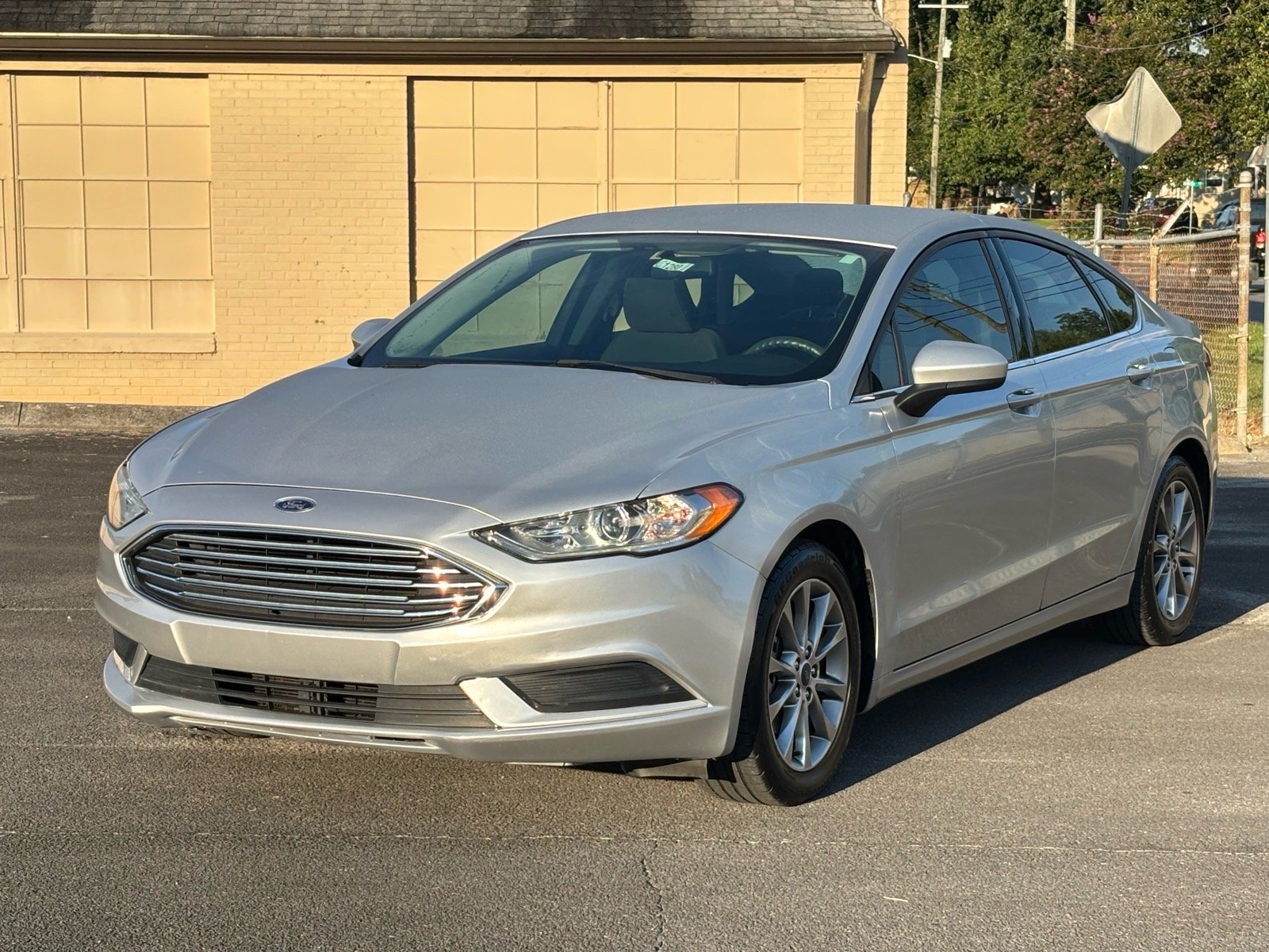 Used 2017 Ford Fusion SE with VIN 3FA6P0HD8HR145303 for sale in Calhoun, GA