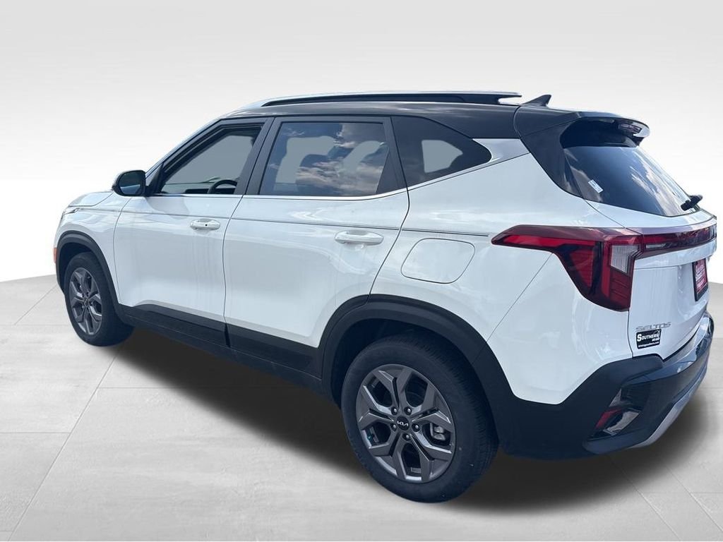 Used 2024 White Kia SX image 13