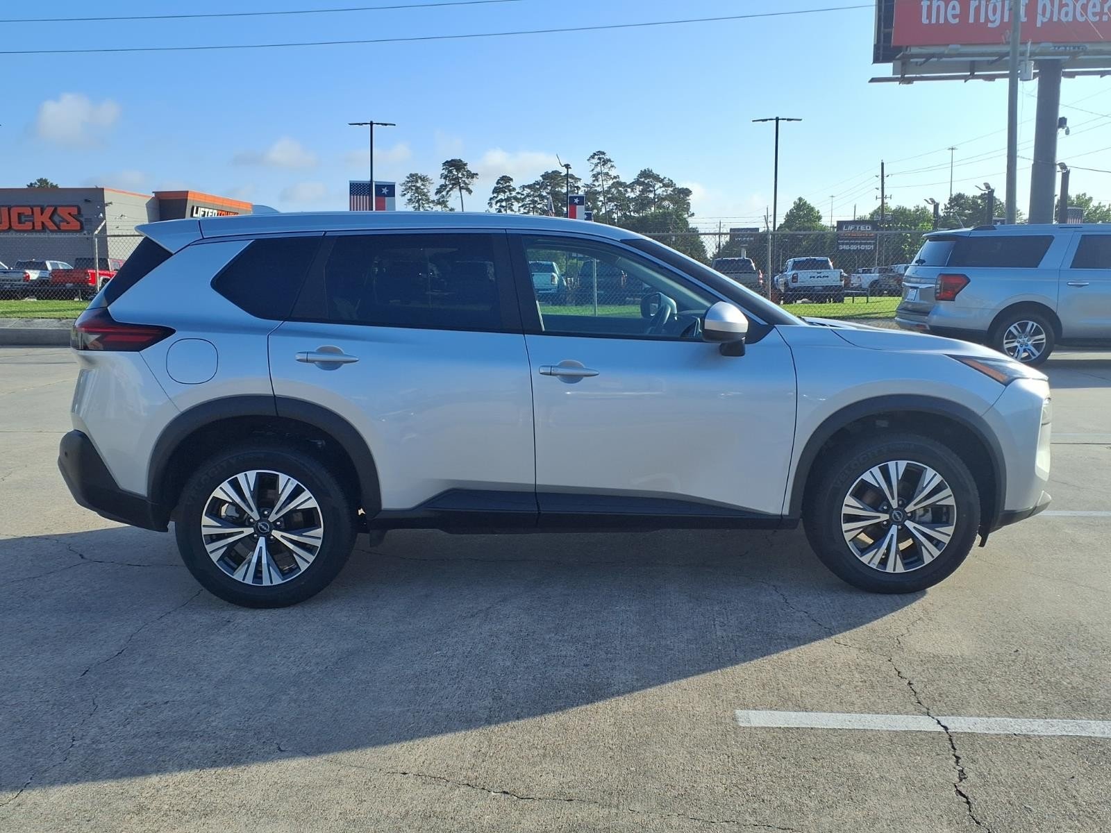 2023 Nissan Rogue SV Silver at Robbins Nissan