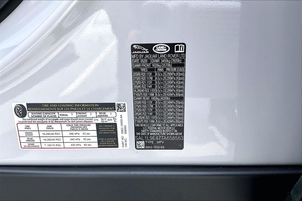 New 2026 BORASCO GREY Land Rover Dynamic SE image 8