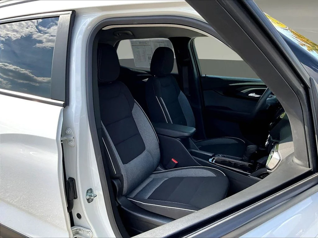 Used 2023 White Chevrolet LT image 30