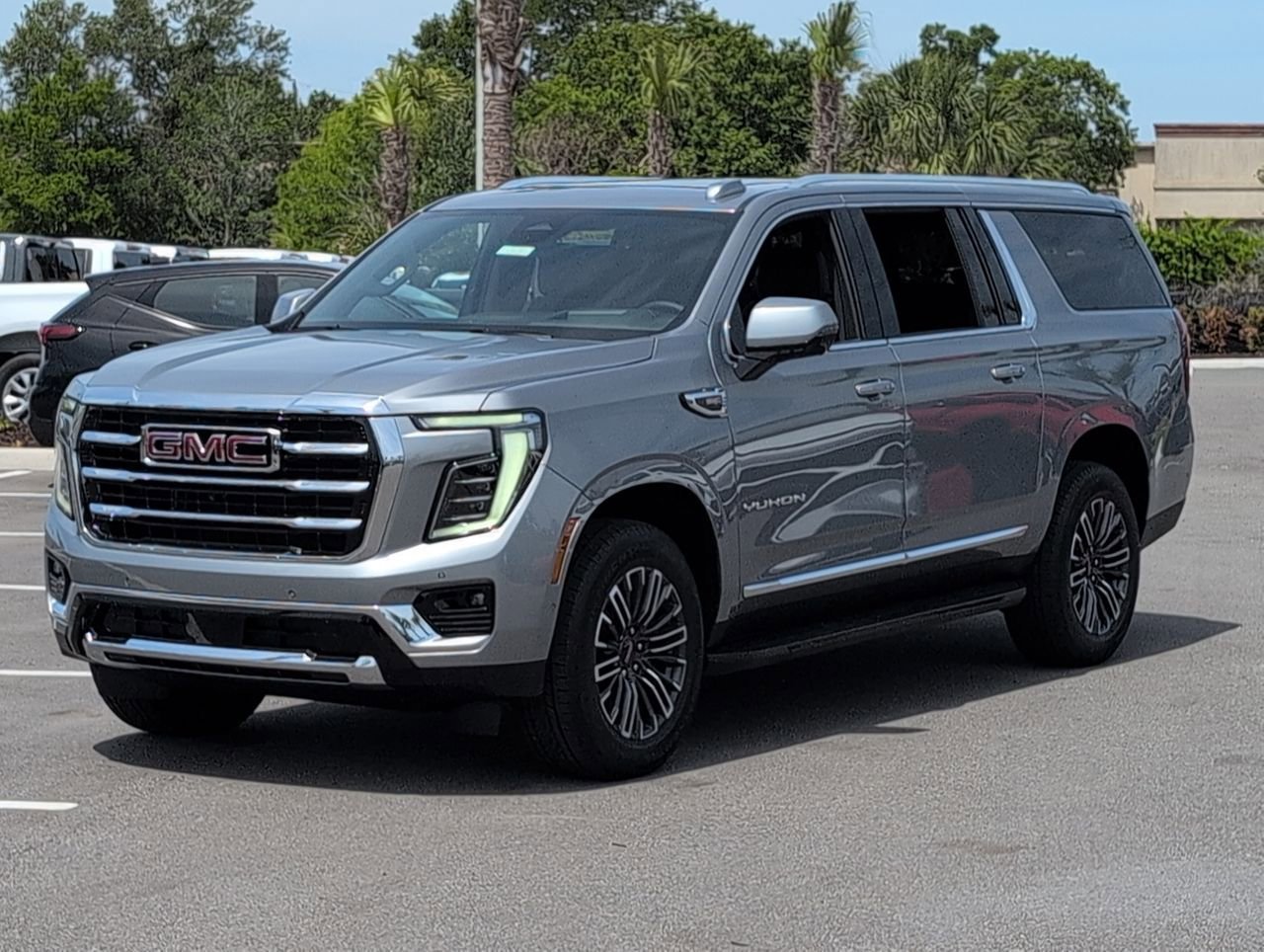 New 2026 Sterling Metallic GMC Elevation image 4
