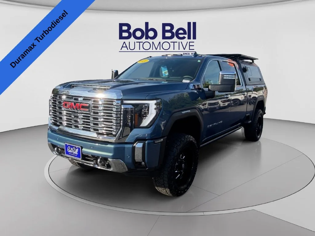 Used 2024 Metallic GMC Denali image 3