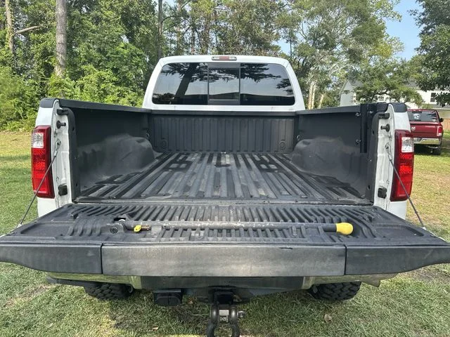 Used 2012 White Ford Lariat image 26