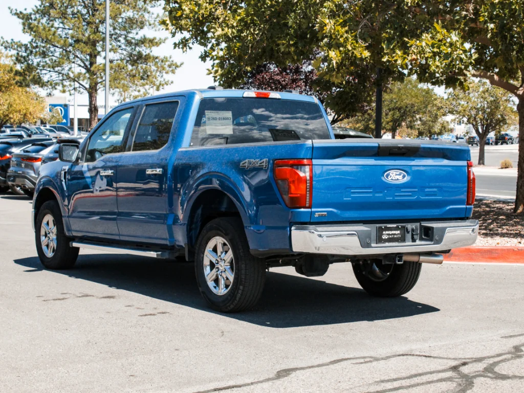 Used 2025 Blue Ford XLT image 7